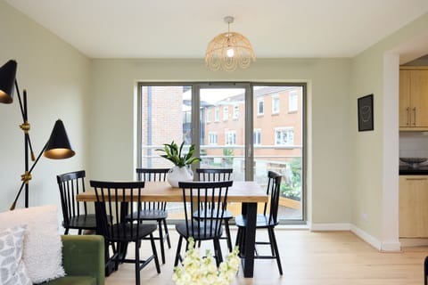 Apartment | Dining