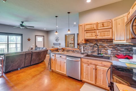 House (2 Bedrooms) | Interior