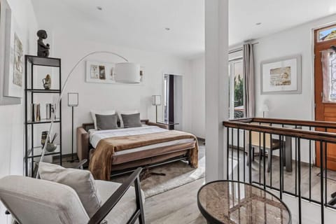 Apartment, Private Bathroom, Garden View | Lounge