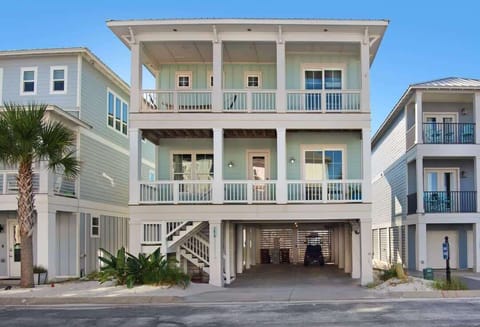 Driftwood Cottage: 3-Story Modern Coastal Villa