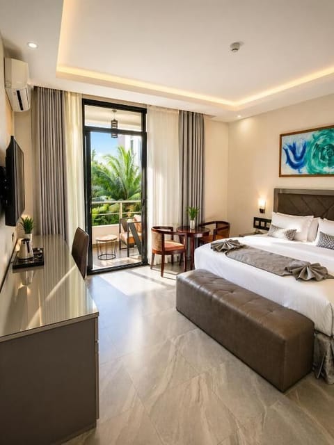 In-room safe, desk, blackout drapes, soundproofing