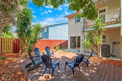 Ground floor outdoor patio - perfect space for the whole family to hang out!