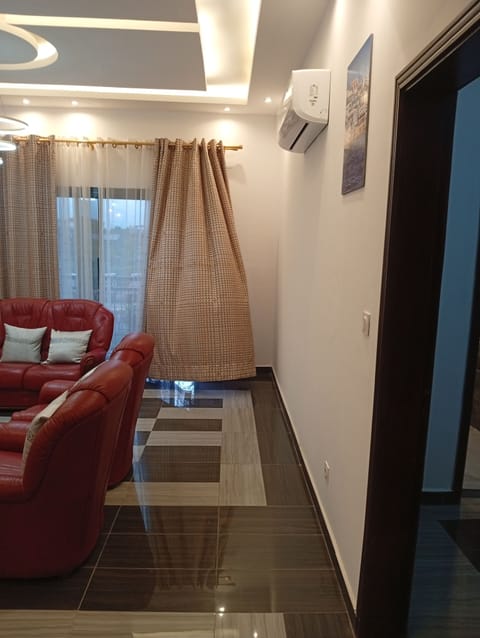 Deluxe Penthouse, 2 Bedrooms, Kitchen, Garden View | Interior