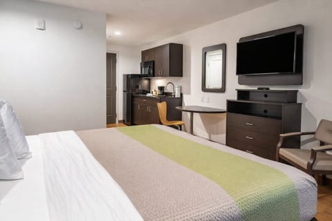 Bedroom. Interior and views may vary based on location and availability.
