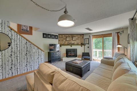 Living Room | Smart TV | Fireplace