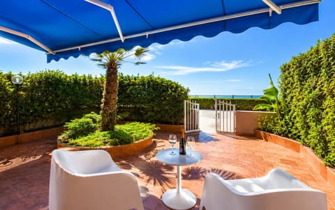 Autumn, Balcony / Terrace / Patio, Garden, Spring, Summer