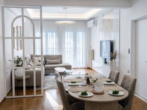 House, 2 Bedrooms | Dining room
