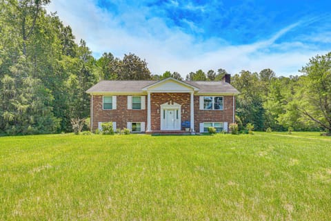 Warsaw Vacation Rental | 4BR | 2.5BA | 2,498 Sq Ft