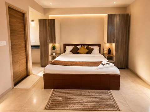 Comfort Studio, Balcony, City View | Desk, laptop workspace, free WiFi