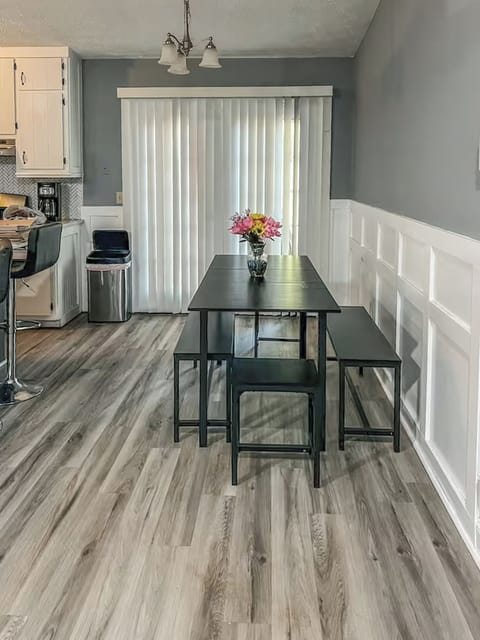House, Patio, Garden View | Private kitchen