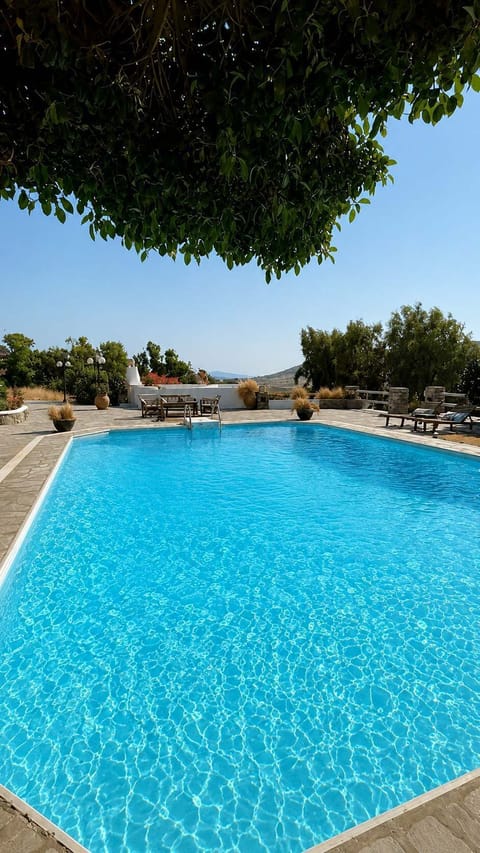 Shared Pool area - View of the exterior