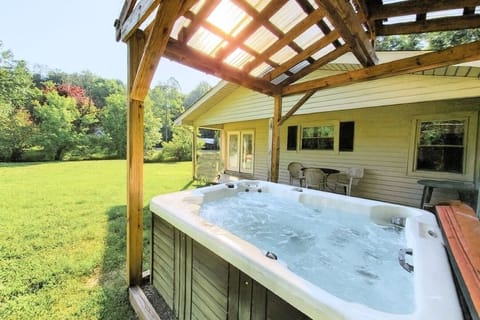 Chalet, 4 Bedrooms | Terrace/patio