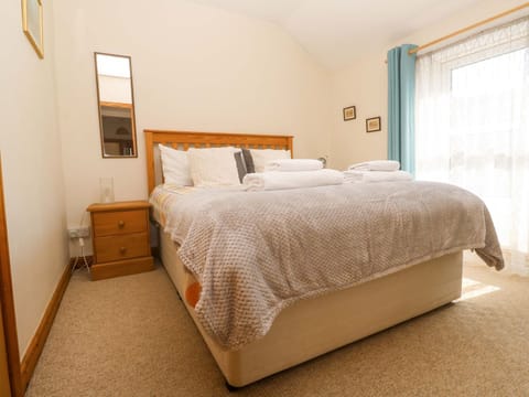 3 bedrooms, WiFi (free), individually decorated, individually furnished