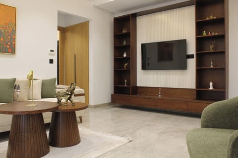 Deluxe Apartment, Balcony, City View | Living area