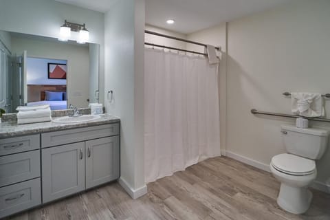 Condo, 1 Queen Bed with Sofa bed (The Ruby 109) | Bathroom