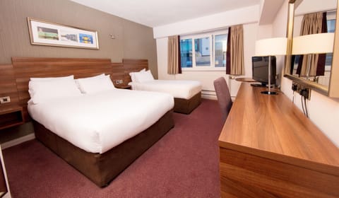 Superior Double Room (with Single Bed) | Desk, iron/ironing board, cribs (free), WiFi (free)