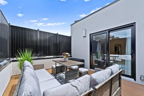 Studio (2 Bedrooms) | Interior
