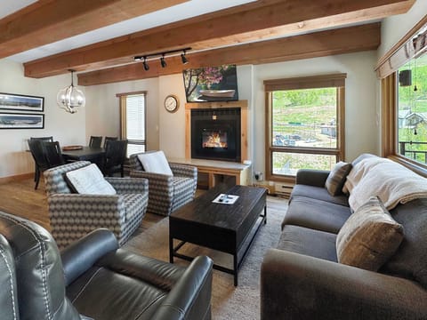 Open Concept with Fireplace and mountain views! | Listed with @BookTraverse