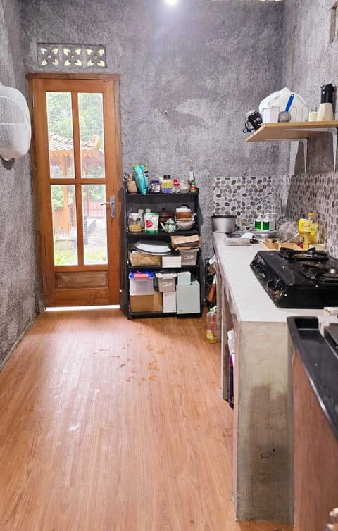 Family Villa, Garden View | Private kitchen