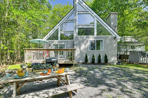 Tobyhanna Vacation Rental | 2BR | 1BA | 750 Sq Ft