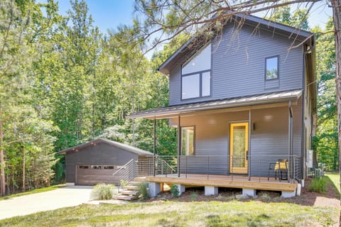 Hillsborough Vacation Rental | 2BR | 3BA | 2,200 Sq Ft