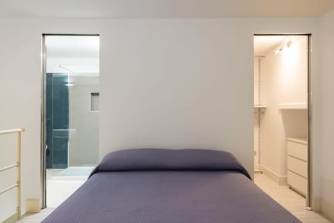 Apartment (1 Bedroom) | 1 bedroom, bed sheets