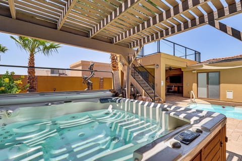 House (5 Bedrooms) | Interior