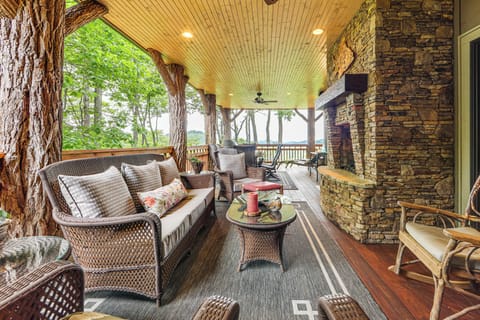 Apartment (4 Bedrooms) | Front of property