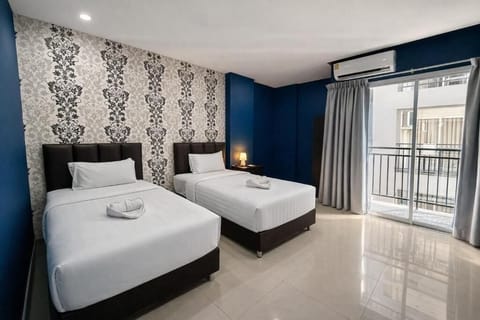 In-room safe, free WiFi