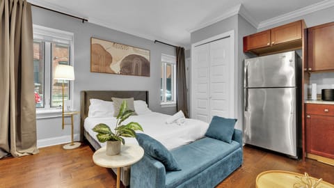 Studio, 1 Queen Bed | Living area | 55-inch Smart TV with digital channels
