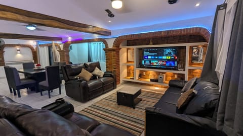 Classic Apartment | Living area