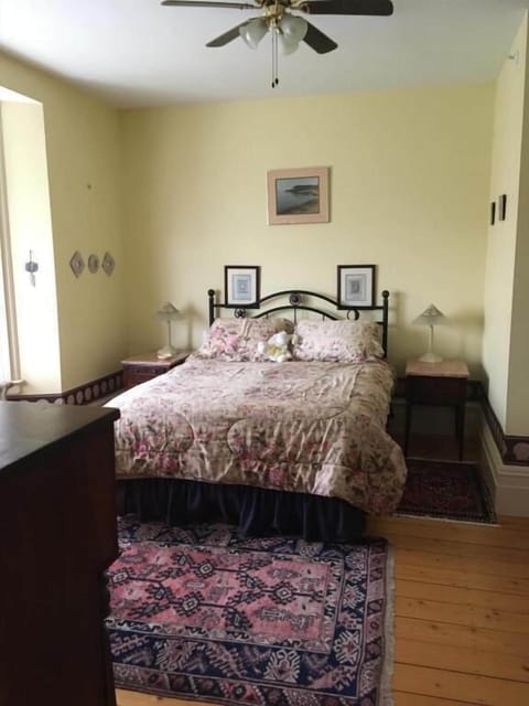 Deluxe Room, 1 Queen Bed, River View (The Cavendish Room) | WiFi (free)