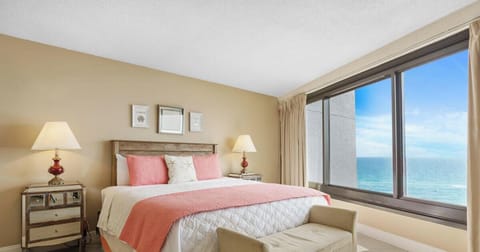 King master suite with gulf views and direct balcony access