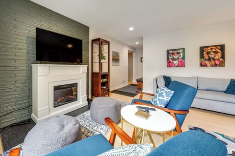 Seattle Vacation Rental | 2BR | 2BA | 1,400 Sq Ft