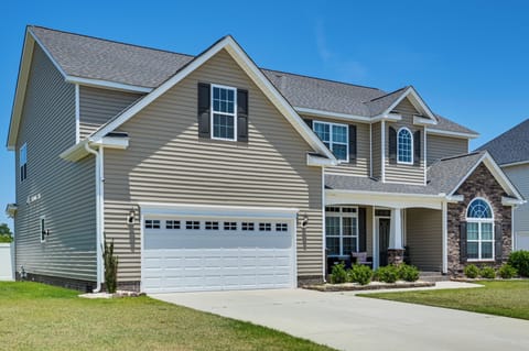 Winterville Vacation Rental | 4BR | 3BA | 3,843 Sq Ft