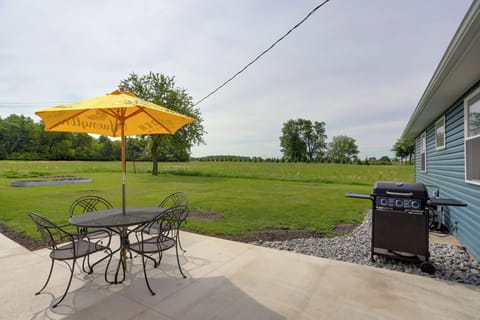 Port Clinton Vacation Rental | 3BR | 1.5BA | 1,300 Sq Ft | 2 Steps for Access