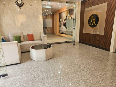 House | Lobby