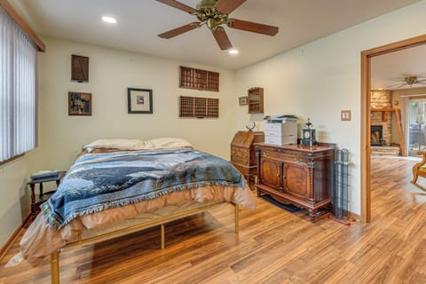 House (3 Bedrooms) | Interior