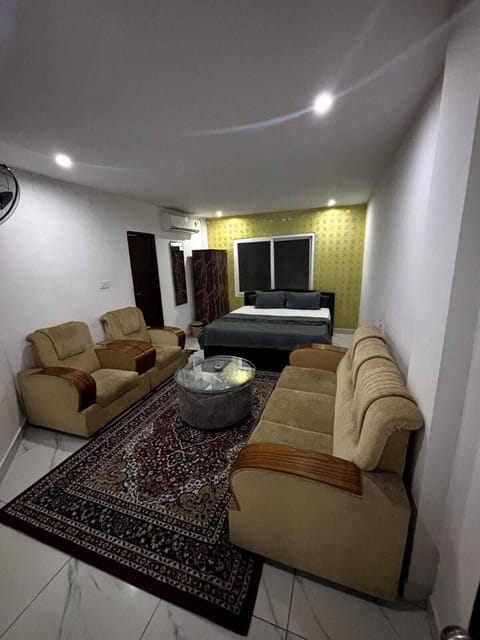 Executive Room | Desk, laptop workspace, free WiFi