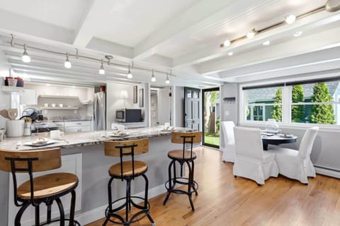 House, Multiple Beds, Patio, Garden View (Crosswinds) | Dining