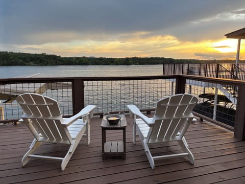Settle into Adirondack chairs on the deck and watch the sun set over Lake LBJ. 