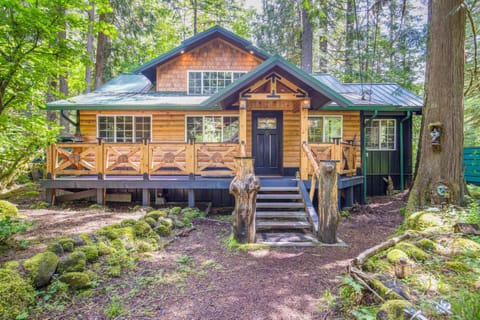Gnome Way Cabin Front View
