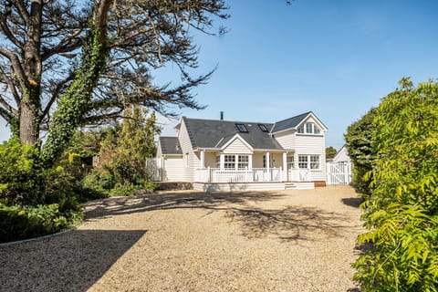 The Anchorage, Burton Bradstock: A stunning holiday home just steps away from Hive Beach