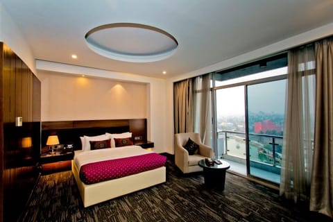 Deluxe Double Room, Balcony, Lake View | Egyptian cotton sheets, premium bedding, individually furnished, desk