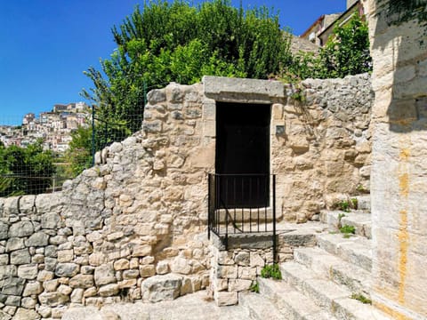 Comfort Duplex, City View | Property grounds