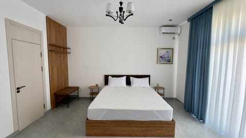 Standard Double Room, Non Smoking, Garden View | Down comforters, Select Comfort beds, desk, laptop workspace