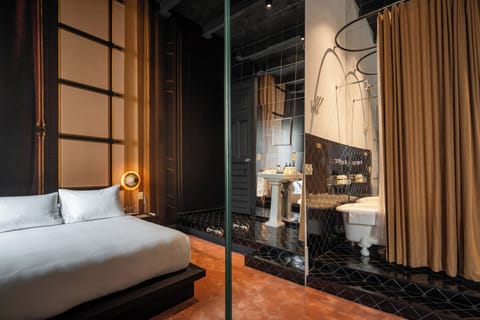 Deluxe Room, Courtyard View | Egyptian cotton sheets, premium bedding, down comforters