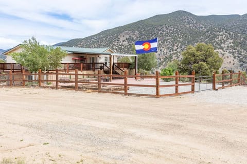 •Deadman's Point
•Near Downtown, but Private and Secluded
