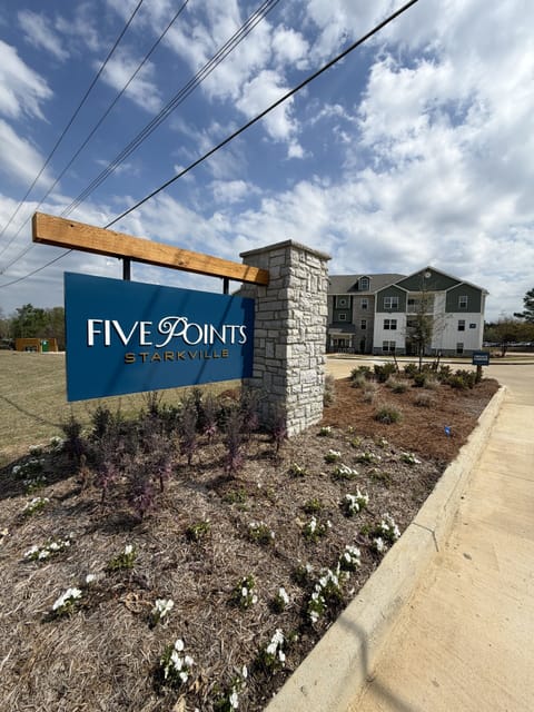 Welcome to Five Points Starrville in a beautifully maintained community