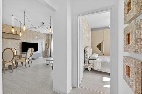 Standard Apartment, 3 Bedrooms, Balcony (Bono Deluxe: 3BR Home in Desenzano) | 3 bedrooms